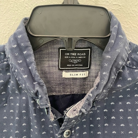 Men’s On The Road sz S Slim Fit Short Sleeve Button Down Navy Blue Bicycle Print - Picture 6 of 6